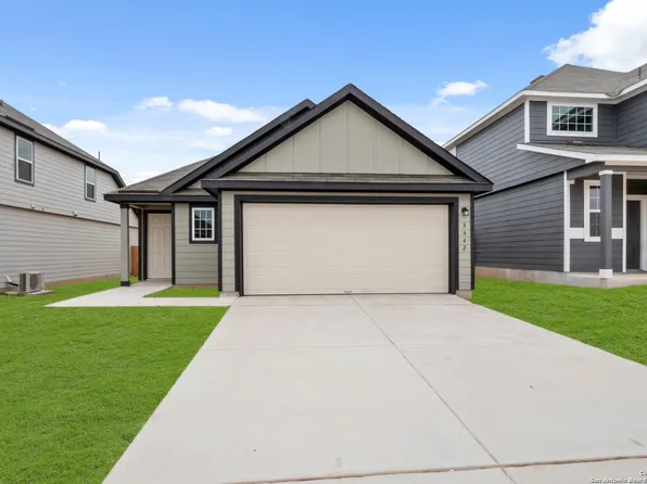 8842 Black Oak Drive, Elmendorf, TX 78112