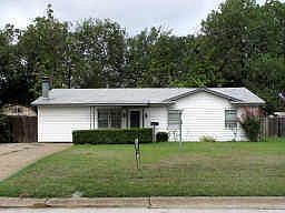 3rd image of 122 W Denton Dr