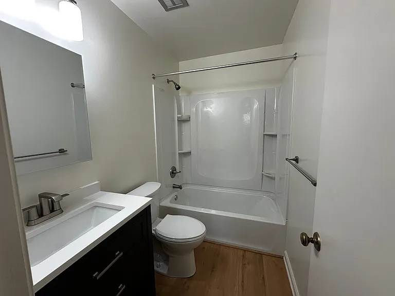 113 Sherwood Ct — Photo 8