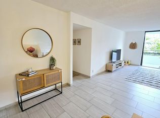 2500 Parkview Dr APT 412, Hallandale, FL 33009