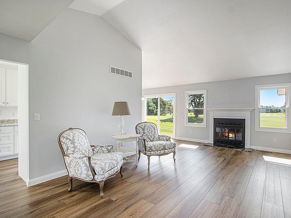 2nd image of 3660 Woodbridge Ln