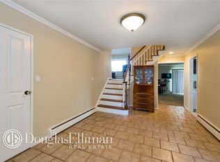 3194 Wynsum Ave, Merrick, NY 11566