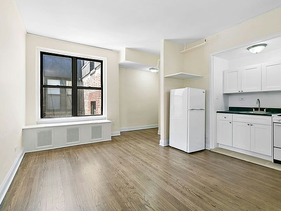3rd image of 245 W 72nd St APT 7D