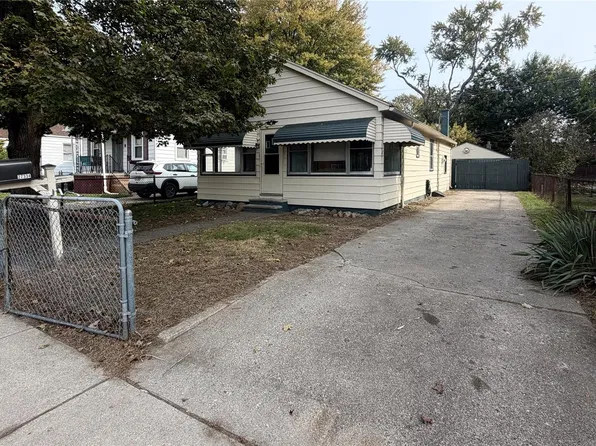 27334 Hales St, Madison Heights, MI 48071