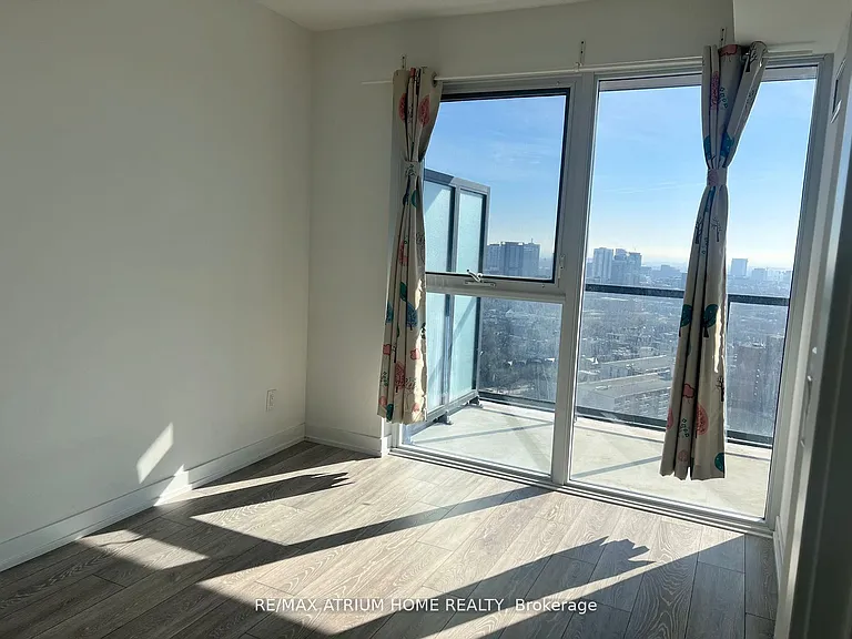 159 Wellesley St E #2205 — Photo 4