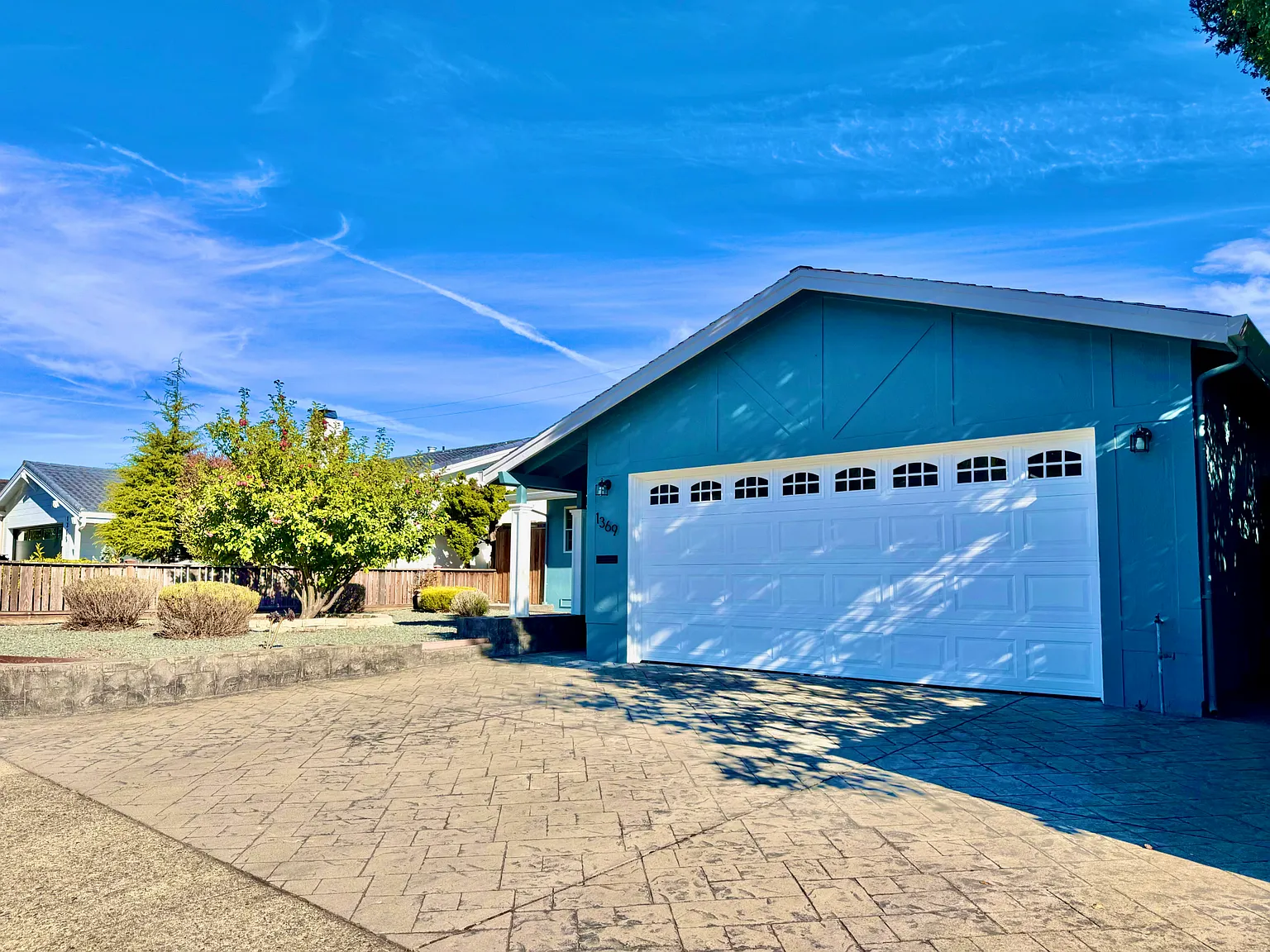 1369 Ridgewood Dr — Photo 1