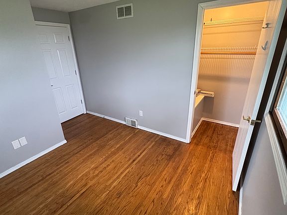 5th image of 232 Polaris St
