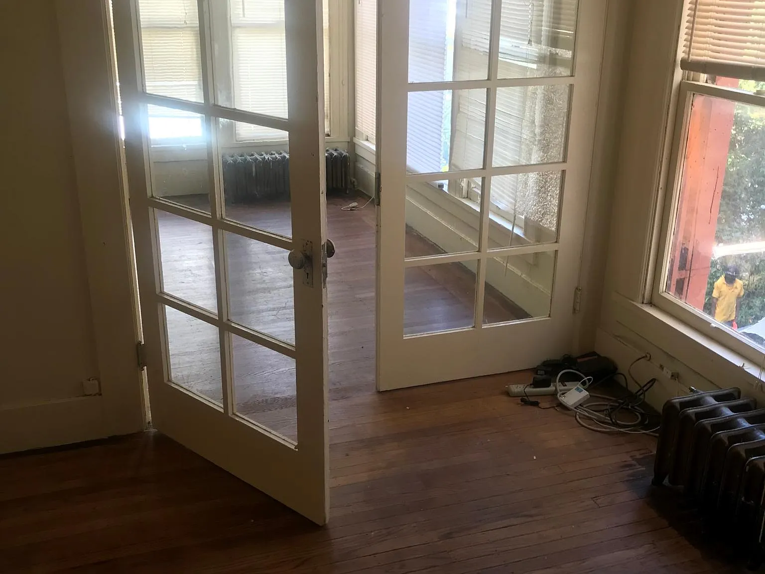 2431 College Ave — Photo 2