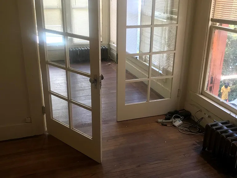 2431 College Ave #7 — Photo 2
