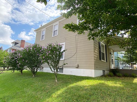 4th image of 1800 Mentor Ave