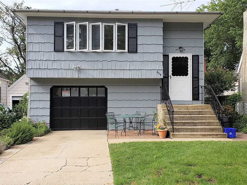 1st image of 609 Stowe Ave