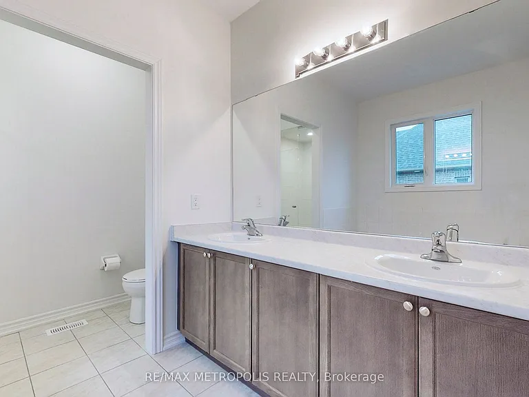 9 Caton Ln — Photo 37