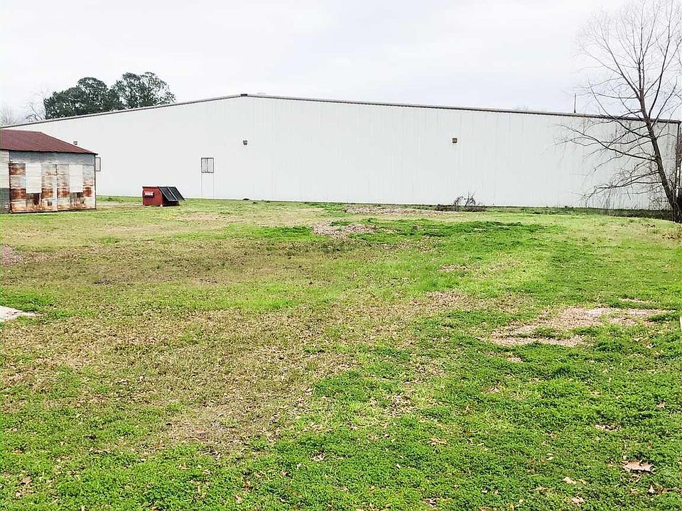 2nd image of 909 Natchitoches St