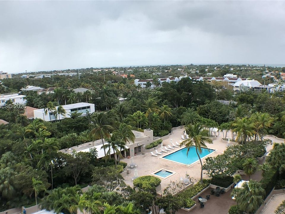 1st image of 151 Crandon Blvd APT 833