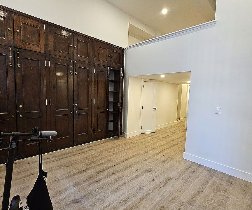 1st image of 579 3rd Ave #1