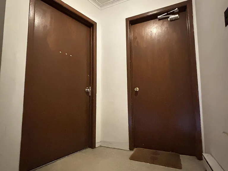 400 Parliament St — Photo 4