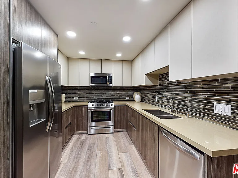 1070 S Bedford St #402 — Photo 12