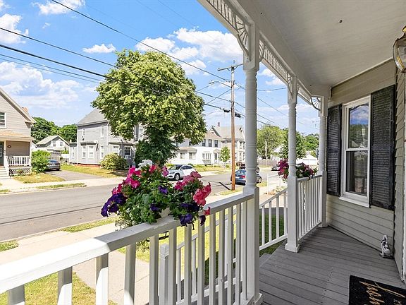 4th image of 20 Conomo Ave