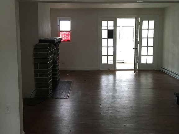 3rd image of 708 W Roosevelt Blvd #House
