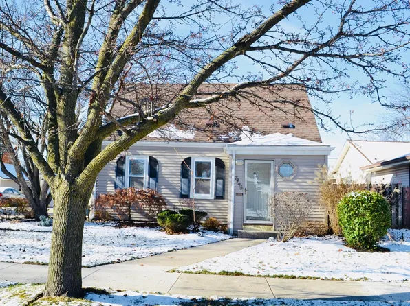 7946 29th AVENUE, Kenosha, WI 53143