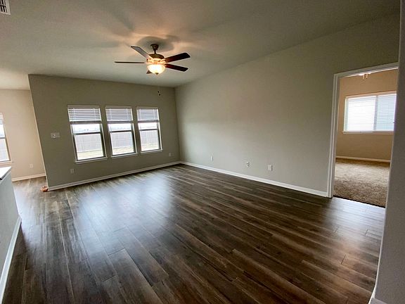 3rd image of 1067 Aurora Grove Bnd