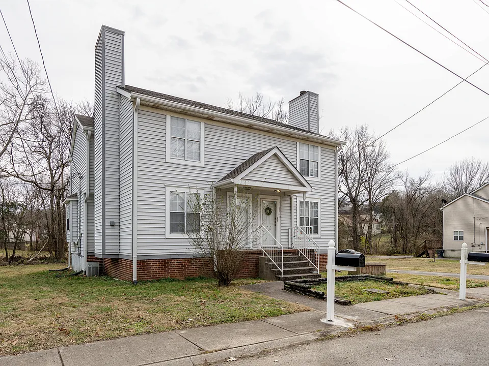 2142 Mullen Cir