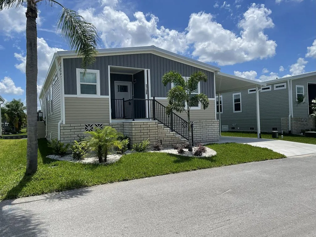 3 bed, 2.0 bath, 1460 sqft, $1,600 — Photo 1
