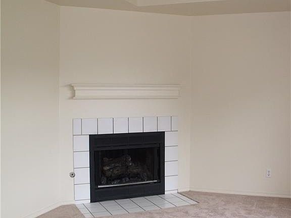 2nd image of 7 Holly Dr #B