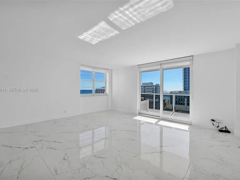 336 N Birch Rd #PENTHOUSE — Photo 16