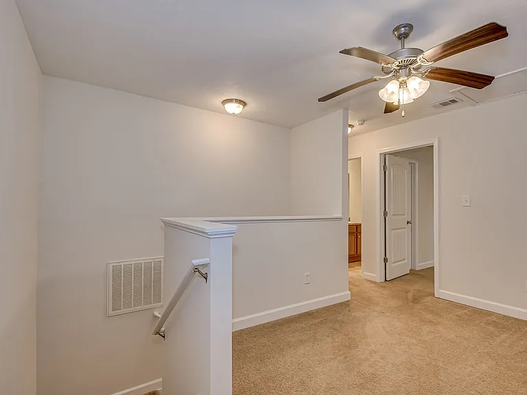 Stonewyck Luxury Townhomes — Photo 38