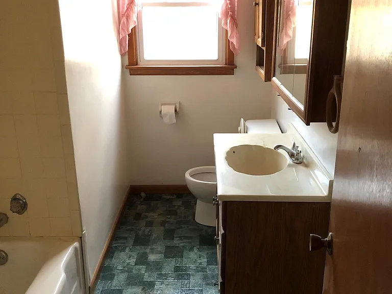 6728 E King St — Photo 6