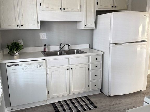 2nd image of 4823 Pinedale Blvd