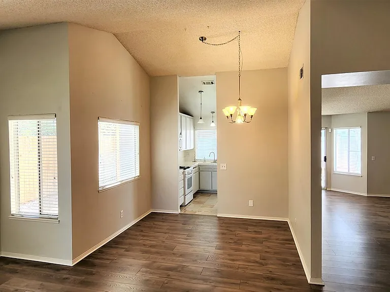 3219 W Avenue J4 — Photo 3