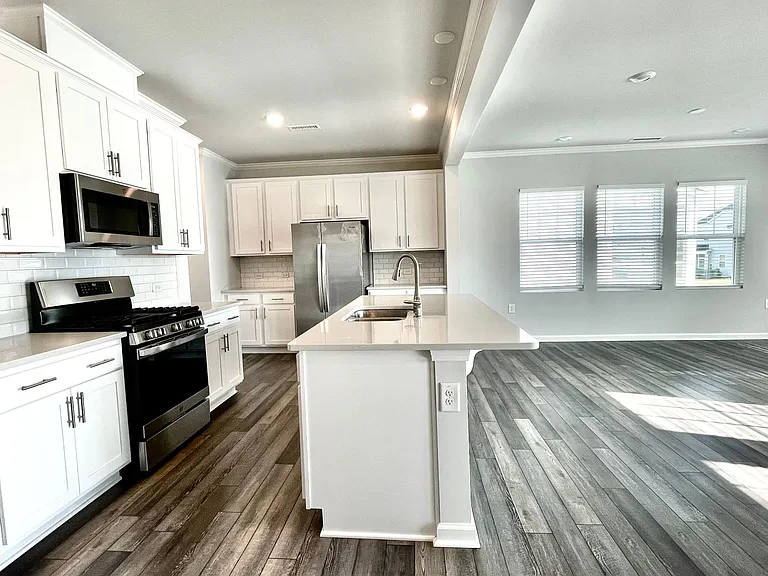 1618 Chestnut Tree Dr — Photo 4