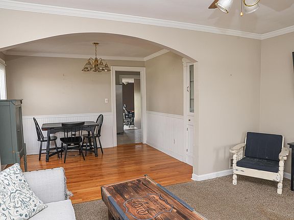 5th image of 728 Rogers Rd