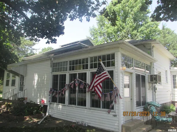 301 E Commercial St, Toulon, IL 61483