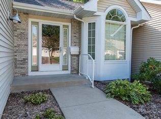 363 Potters Dr, Battle Creek, MI 49015