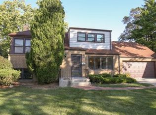 9 Lincoln Ct, Lombard, IL 60148