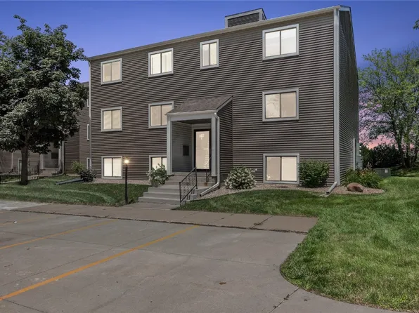 6631 Preston Terrace Ct SW APT 2, Cedar Rapids, IA 52404