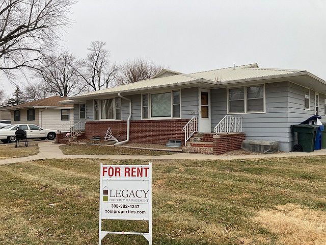 1st image of 2922 E Avenue Pl