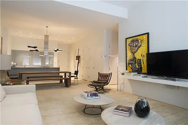 Sold by R New York | media 18