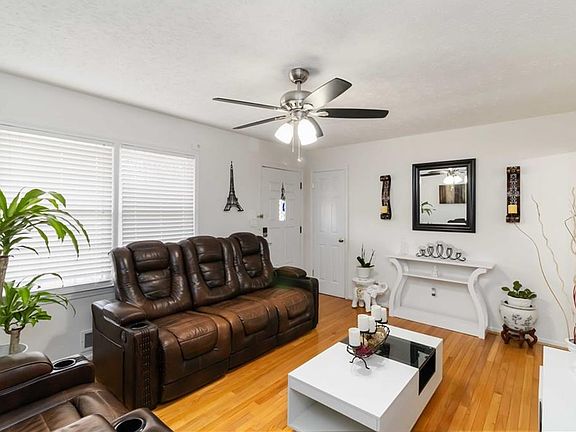 5th image of 3829 Reynolds Rd