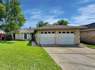 16511 Forest Bend Ave, Friendswood, TX 77546