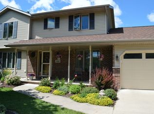 456 Maple Ln, Neenah, WI 54956