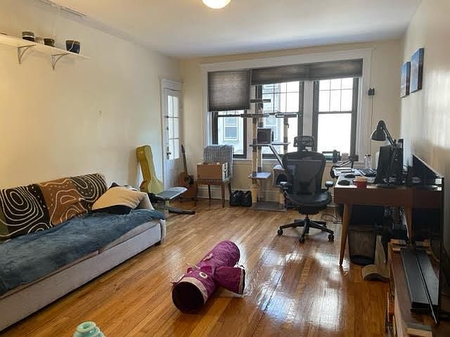1st image of 1758 Commonwealth Ave APT 4