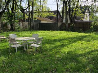 2376 Queenston Rd, Cleveland Heights, OH 44118