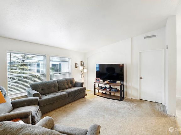 5th image of 15410 123rd Avenue Ct E #47