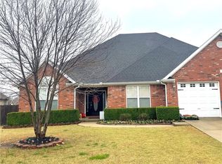 1882 S Pumpkin Ridge Dr, Fayetteville, AR 72701