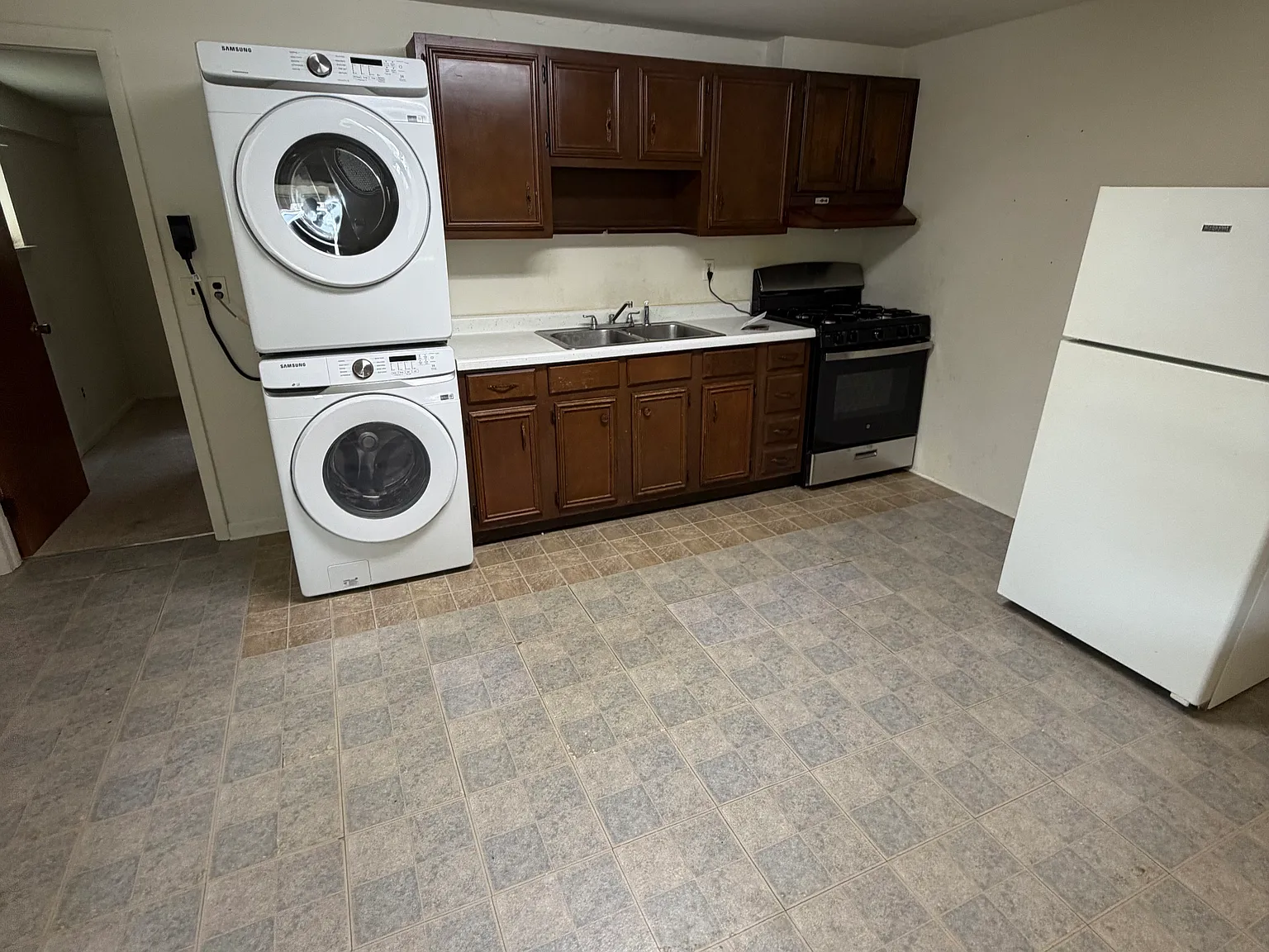 1 bed, $1,050 — Photo 2