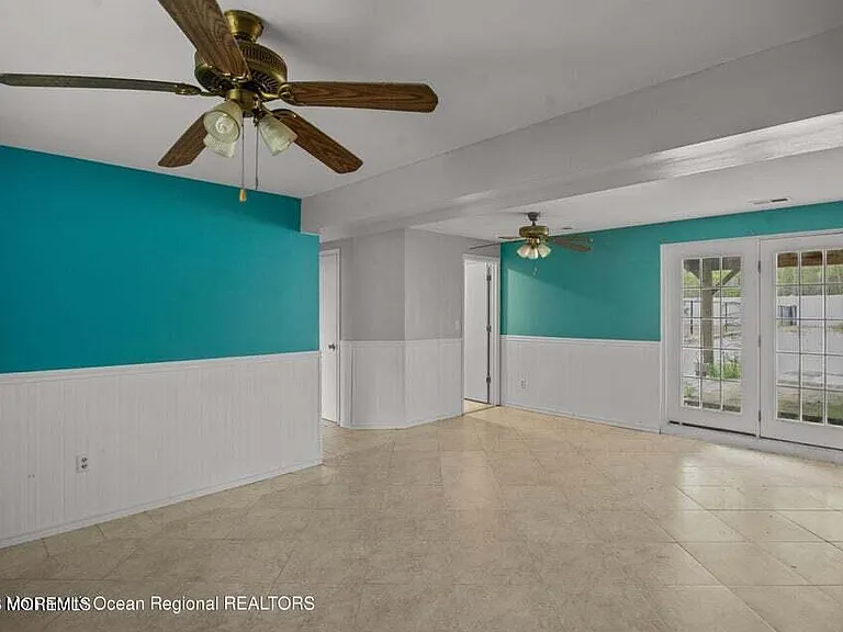 46 Walter Dr — Photo 16